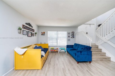 House in Homestead, Florida 4 bedrooms, 169.08 sq.m. № 1892141 - photo 8