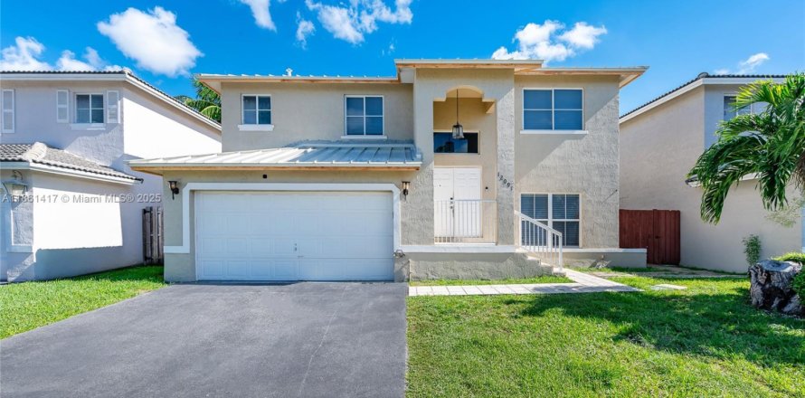 House in Homestead, Florida 4 bedrooms, 169.08 sq.m. № 1892141