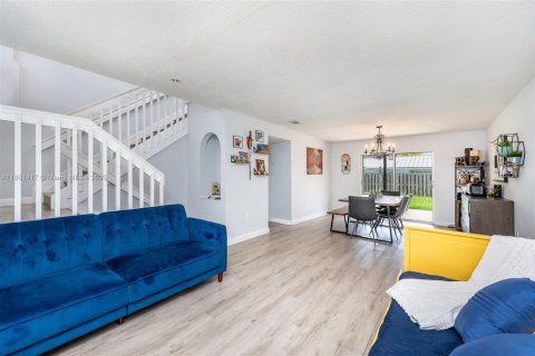 House in Homestead, Florida 4 bedrooms, 169.08 sq.m. № 1892141 - photo 11