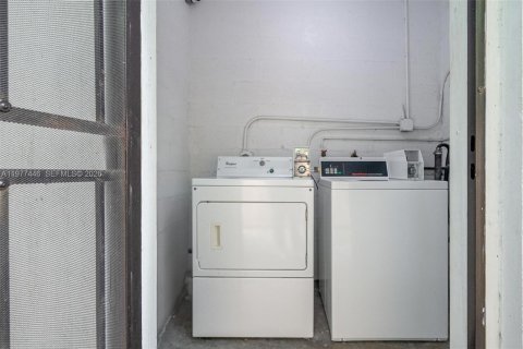 Apartment in Miami, Florida 2 bedrooms, 83.61 sq.m. № 2041660 - photo 9