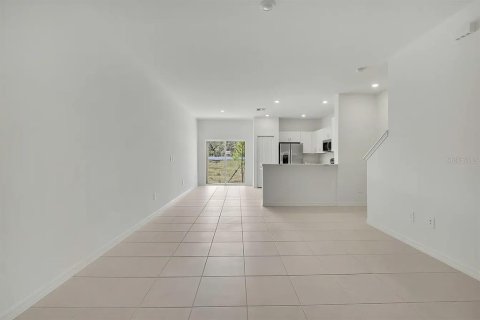 Touwnhouse à louer à Zephyrhills, Floride: 3 chambres, 151.8 m2 № 2155844 - photo 12