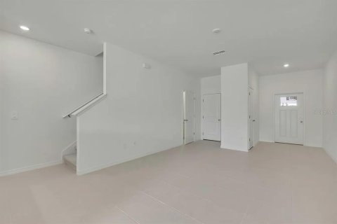 Touwnhouse à louer à Zephyrhills, Floride: 3 chambres, 151.8 m2 № 2155844 - photo 11
