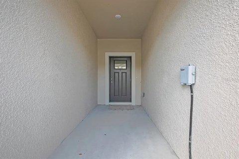 Touwnhouse à louer à Zephyrhills, Floride: 3 chambres, 151.8 m2 № 2155844 - photo 4