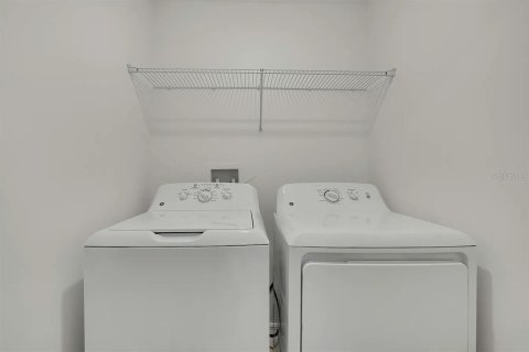 Touwnhouse à louer à Zephyrhills, Floride: 3 chambres, 151.8 m2 № 2155844 - photo 10