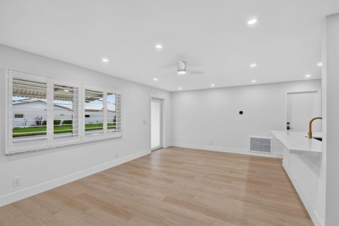 Villa ou maison à vendre à Boynton Beach, Floride: 2 chambres, 145.21 m2 № 2381441 - photo 7