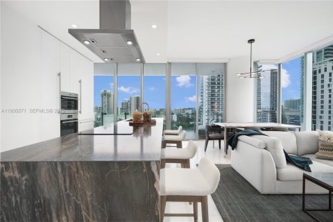 Снять в аренду кондоминиум в Майами, Флорида 2 спальни, 102.19м2, № 1989403 - фото 3