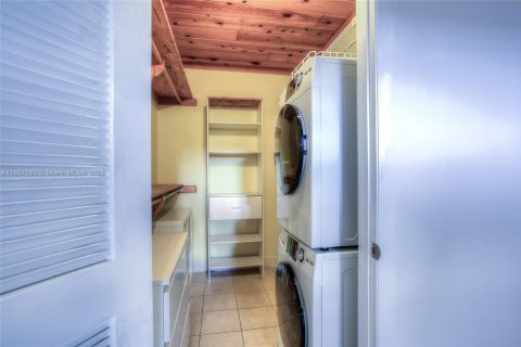 House in Miami Lakes, Florida 2 bedrooms, 73.58 sq.m. № 1881877 - photo 13
