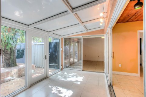 House in Miami Lakes, Florida 2 bedrooms, 73.58 sq.m. № 1881877 - photo 4