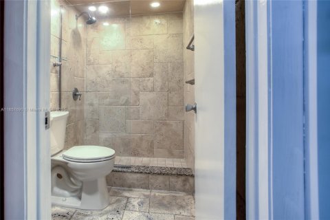 House in Miami Lakes, Florida 2 bedrooms, 73.58 sq.m. № 1881877 - photo 16