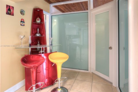 House in Miami Lakes, Florida 2 bedrooms, 73.58 sq.m. № 1881877 - photo 6