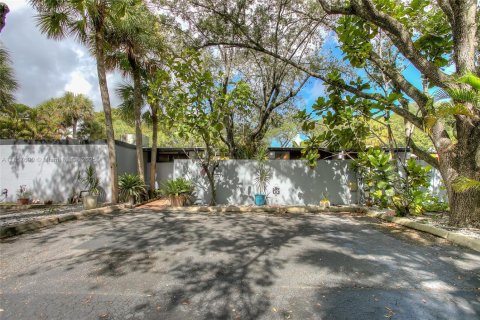 House in Miami Lakes, Florida 2 bedrooms, 73.58 sq.m. № 1881877 - photo 1