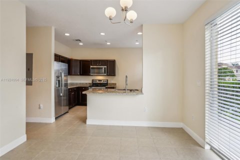 Condominio en venta en Tamarac, Florida, 3 dormitorios, 142.7 m2 № 1982361 - foto 5