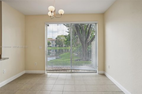 Condominio en venta en Tamarac, Florida, 3 dormitorios, 142.7 m2 № 1982361 - foto 9