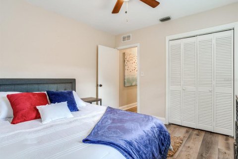 House in Tampa, Florida 2 bedrooms, 107.21 sq.m. № 2197536 - photo 24