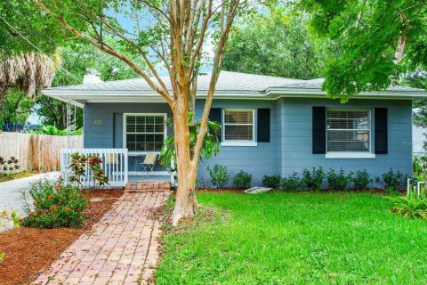 House in Tampa, Florida 2 bedrooms, 107.21 sq.m. № 2197536
