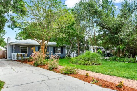 House in Tampa, Florida 2 bedrooms, 107.21 sq.m. № 2197536 - photo 2