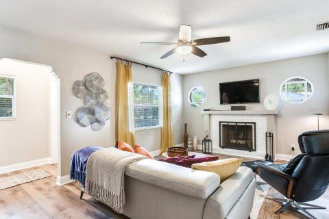 House in Tampa, Florida 2 bedrooms, 107.21 sq.m. № 2197536 - photo 15