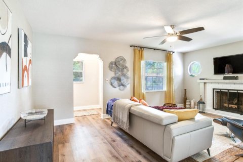 House in Tampa, Florida 2 bedrooms, 107.21 sq.m. № 2197536 - photo 16