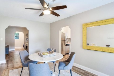 House in Tampa, Florida 2 bedrooms, 107.21 sq.m. № 2197536 - photo 20