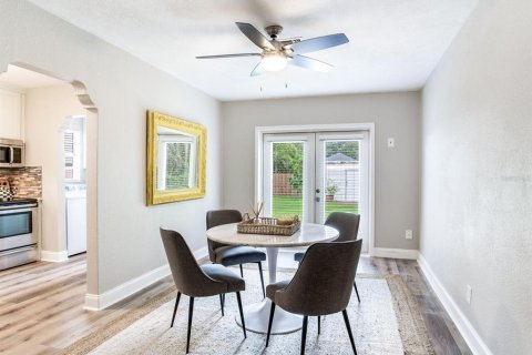 House in Tampa, Florida 2 bedrooms, 107.21 sq.m. № 2197536 - photo 19