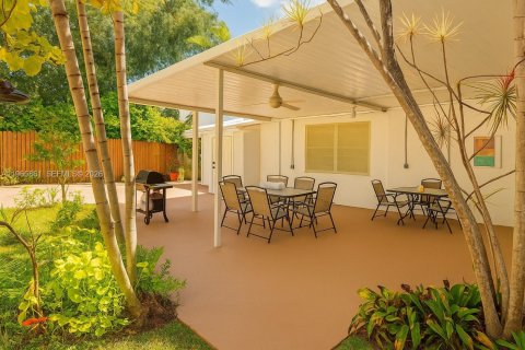 Villa ou maison à vendre à Miami, Floride: 5 chambres, 244.15 m2 № 2080274 - photo 3