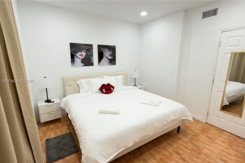 Villa ou maison à vendre à Miami, Floride: 5 chambres, 244.15 m2 № 2080274 - photo 19