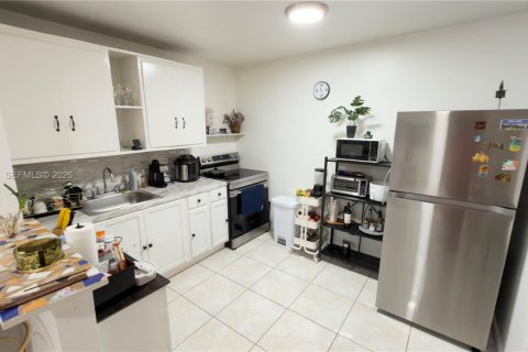 Villa ou maison à vendre à Miami, Floride: 5 chambres, 244.15 m2 № 2080274 - photo 25