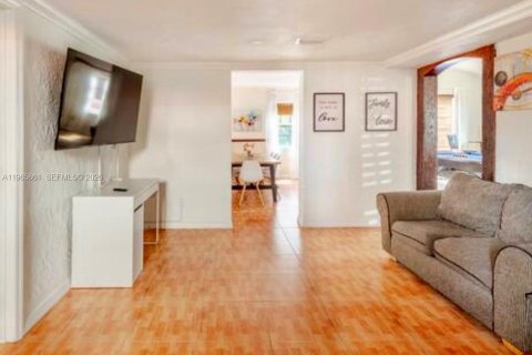 Villa ou maison à vendre à Miami, Floride: 5 chambres, 244.15 m2 № 2080274 - photo 6