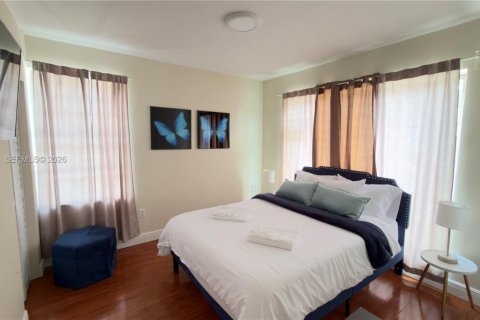 Villa ou maison à vendre à Miami, Floride: 5 chambres, 244.15 m2 № 2080274 - photo 22