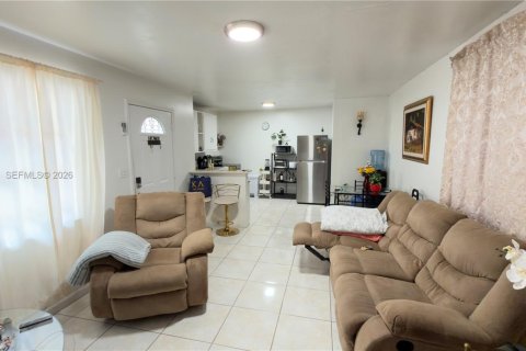 Villa ou maison à vendre à Miami, Floride: 5 chambres, 244.15 m2 № 2080274 - photo 26