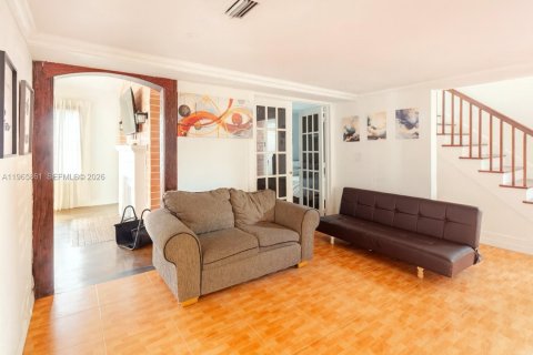 Villa ou maison à vendre à Miami, Floride: 5 chambres, 244.15 m2 № 2080274 - photo 5