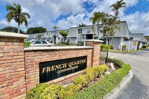 Кондоминиум с 2 спальнями в Плантация, Флорида № 2036211