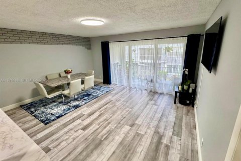 Condominio en venta en Plantation, Florida, 2 dormitorios, 109.9 m2 № 2036211 - foto 3