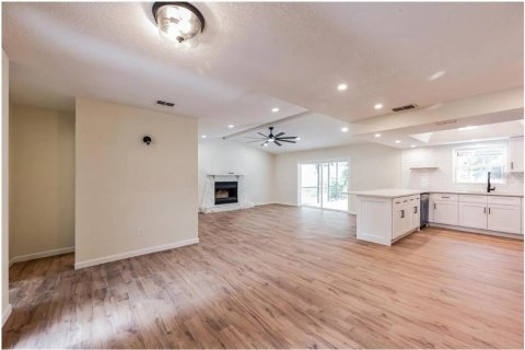 Casa en venta en Spring Hill, Florida, 2 dormitorios, 129.13 m2 № 1772708 - foto 4