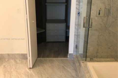 Copropriété à louer à Miami, Floride: 2 chambres, 124.77 m2 № 2048053 - photo 7