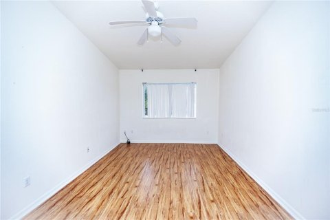 Townhouse in Davenport, Florida 4 bedrooms, 162.39 sq.m. № 2219129 - photo 21