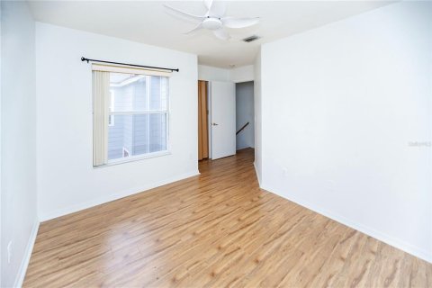 Townhouse in Davenport, Florida 4 bedrooms, 162.39 sq.m. № 2219129 - photo 18