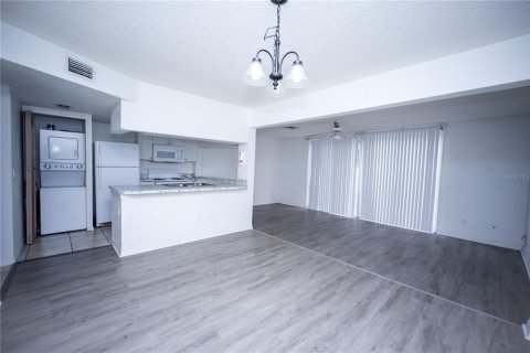 Townhouse in Davenport, Florida 4 bedrooms, 162.39 sq.m. № 2219129 - photo 16