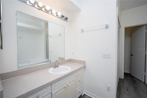 Townhouse in Davenport, Florida 4 bedrooms, 162.39 sq.m. № 2219129 - photo 13