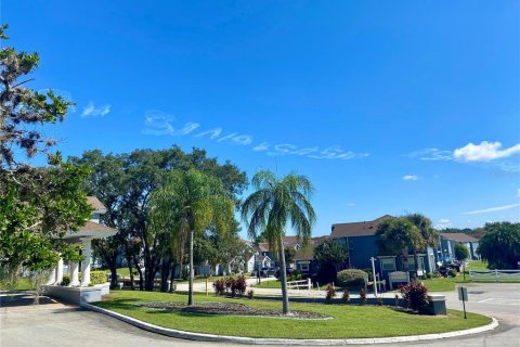 Townhouse in Davenport, Florida 4 bedrooms, 162.39 sq.m. № 2219129 - photo 25
