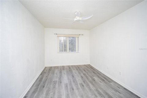 Townhouse in Davenport, Florida 4 bedrooms, 162.39 sq.m. № 2219129 - photo 8