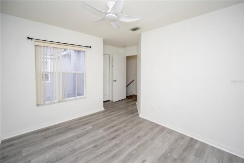 Townhouse in Davenport, Florida 4 bedrooms, 162.39 sq.m. № 2219129 - photo 7