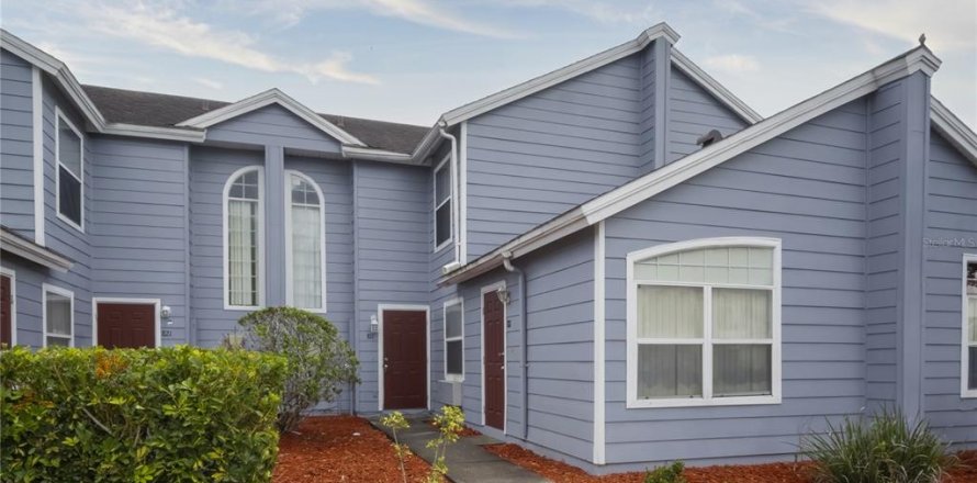Townhouse in Davenport, Florida 4 bedrooms, 162.39 sq.m. № 2219129