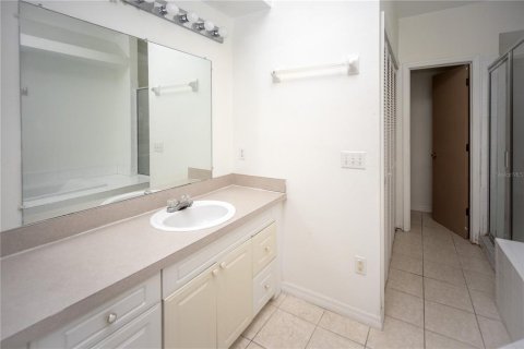 Townhouse in Davenport, Florida 4 bedrooms, 162.39 sq.m. № 2219129 - photo 22