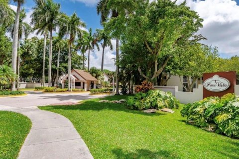 Copropriété à louer à Miami, Floride: 1 chambre, 90.86 m2 № 2169018 - photo 5