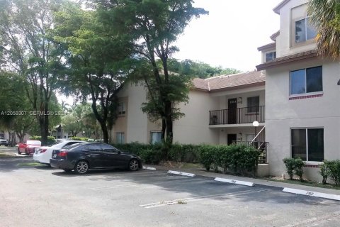 Copropriété à louer à Miami, Floride: 1 chambre, 90.86 m2 № 2169018 - photo 2