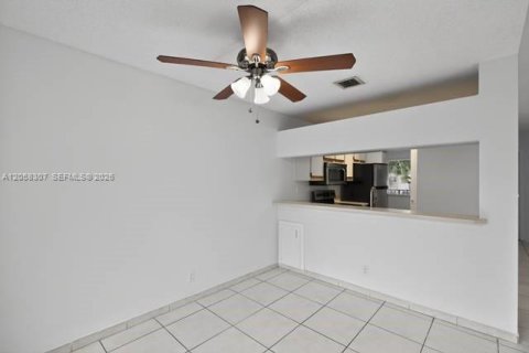 Copropriété à louer à Miami, Floride: 1 chambre, 90.86 m2 № 2169018 - photo 14