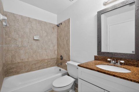 Copropriété à louer à Miami, Floride: 1 chambre, 90.86 m2 № 2169018 - photo 13