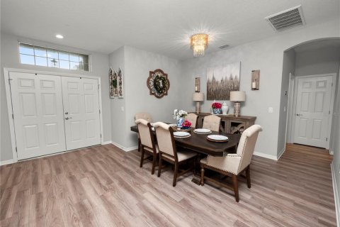 House in Lakeland, Florida 4 bedrooms, 214.14 sq.m. № 1876583 - photo 12