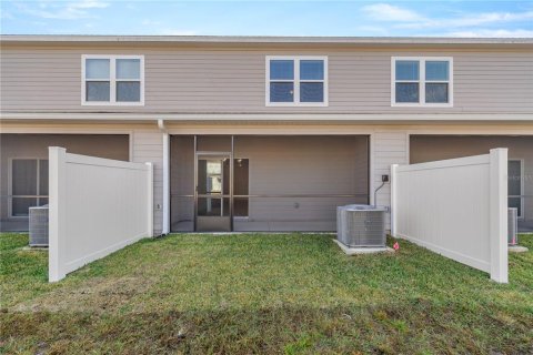 Townhouse in Ocala, Florida 3 bedrooms, 158.58 sq.m. № 1848607 - photo 30